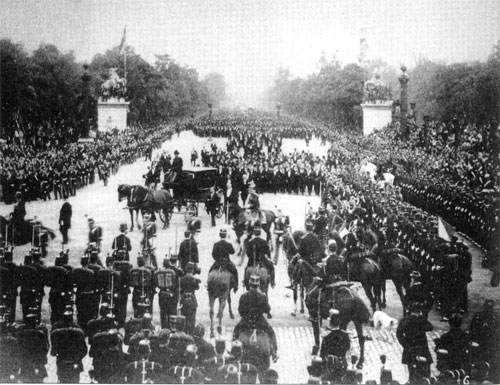Funeral cortege of Victor Hugo, avenue des Champs-Elysées 
